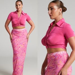DOLLY TOP - BUTTON UP SLINKY SHORT SLEEVE CROP TOP IN HOT PINK